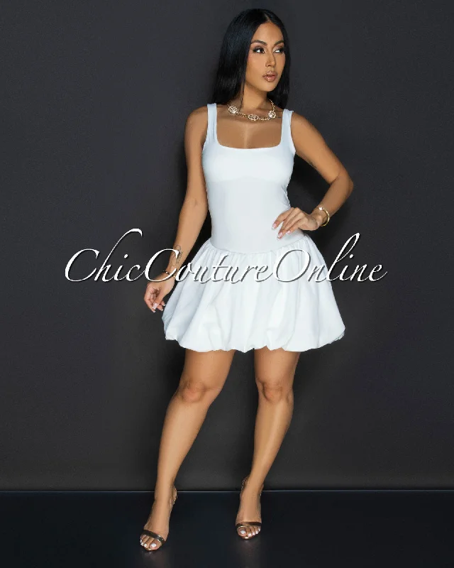 Cyna Off-White Bubble Mini Dress Chic Sleeveless Mini Dress